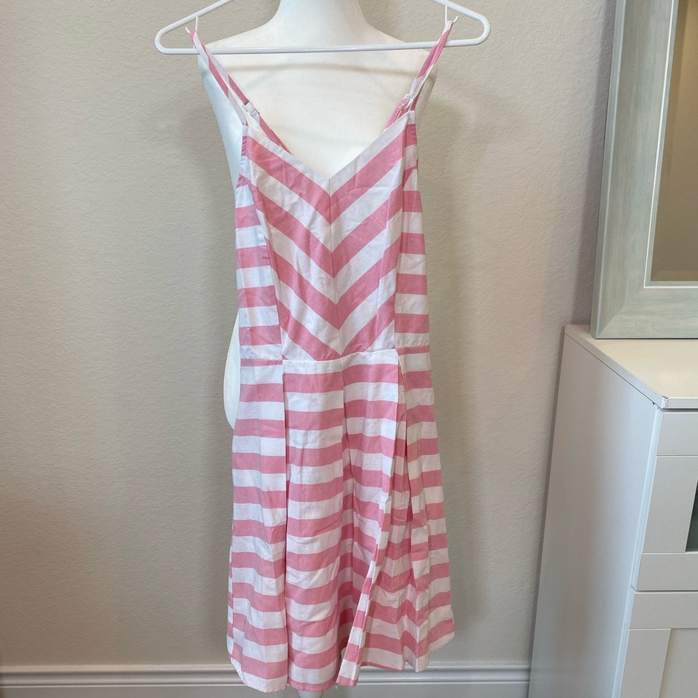 ModCloth-Ixia dress, Size small. NWT.